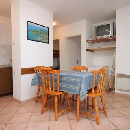 Apartment By The Sea Dajla, Novigrad - 3382 *